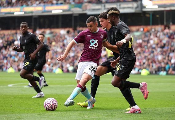 Nhận định soi kèo Sunderland vs Burnley lúc 03h00 ngày 3/2/2026